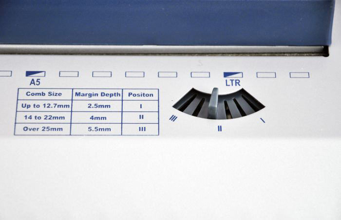 Переплетчик на пластиковую пружину DSB CB-240 E